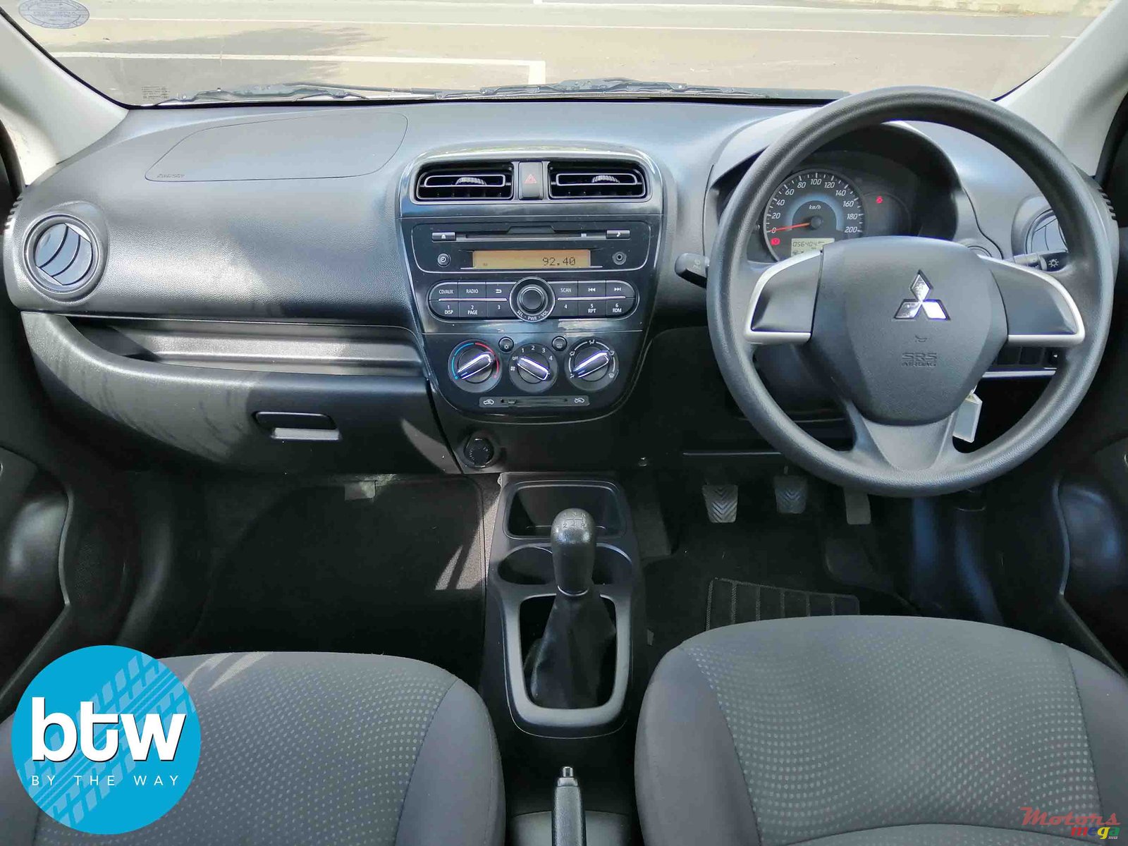 2016' Mitsubishi photo #6