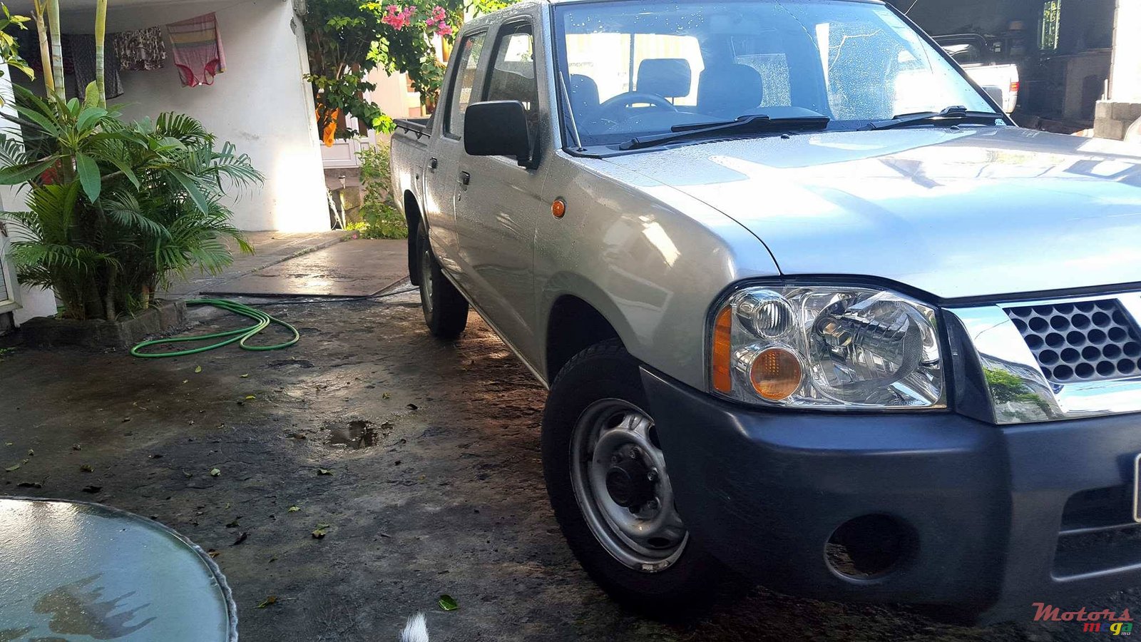 2009' Nissan Navara Double Cab Pickup Japan photo #2
