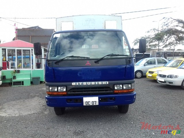 2007' Mitsubishi Canter Truck photo #2
