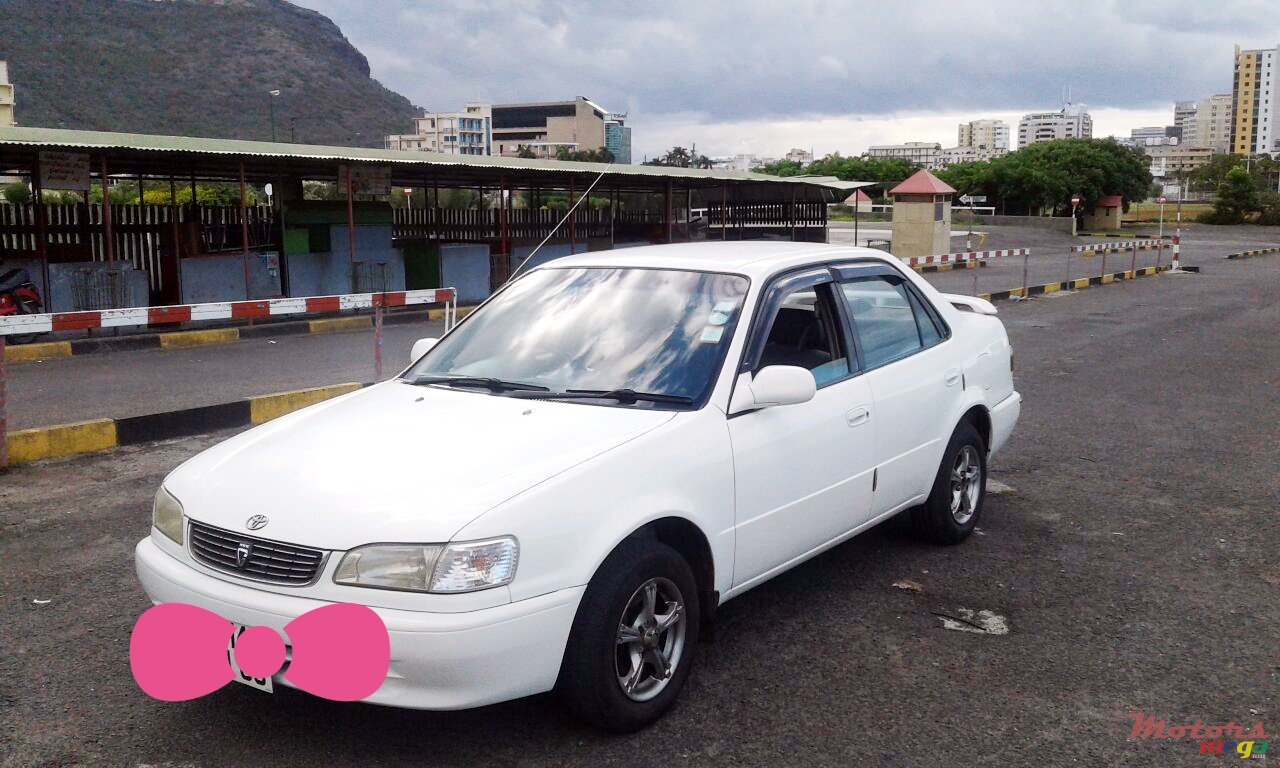 2000' Toyota photo #2