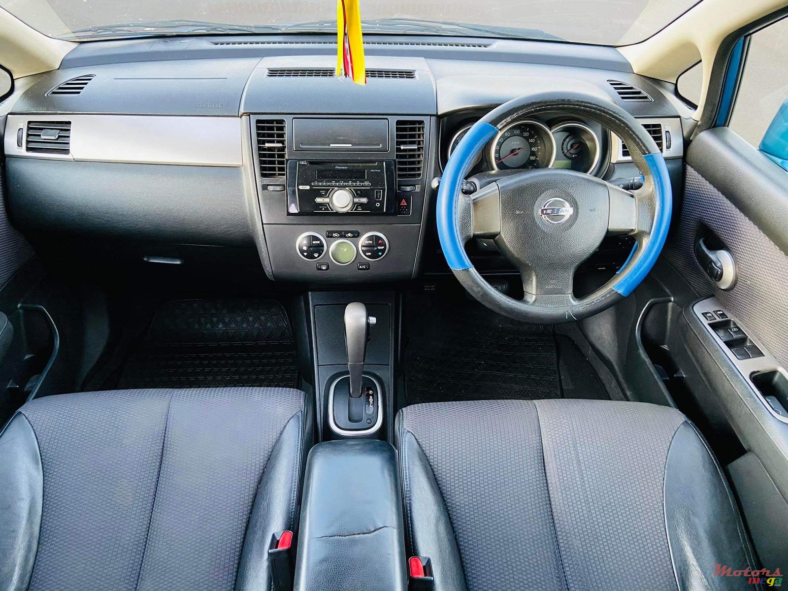 2005' Nissan Tiida photo #7