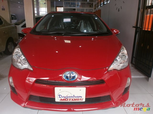 2013' Toyota Prius c Aqua photo #1