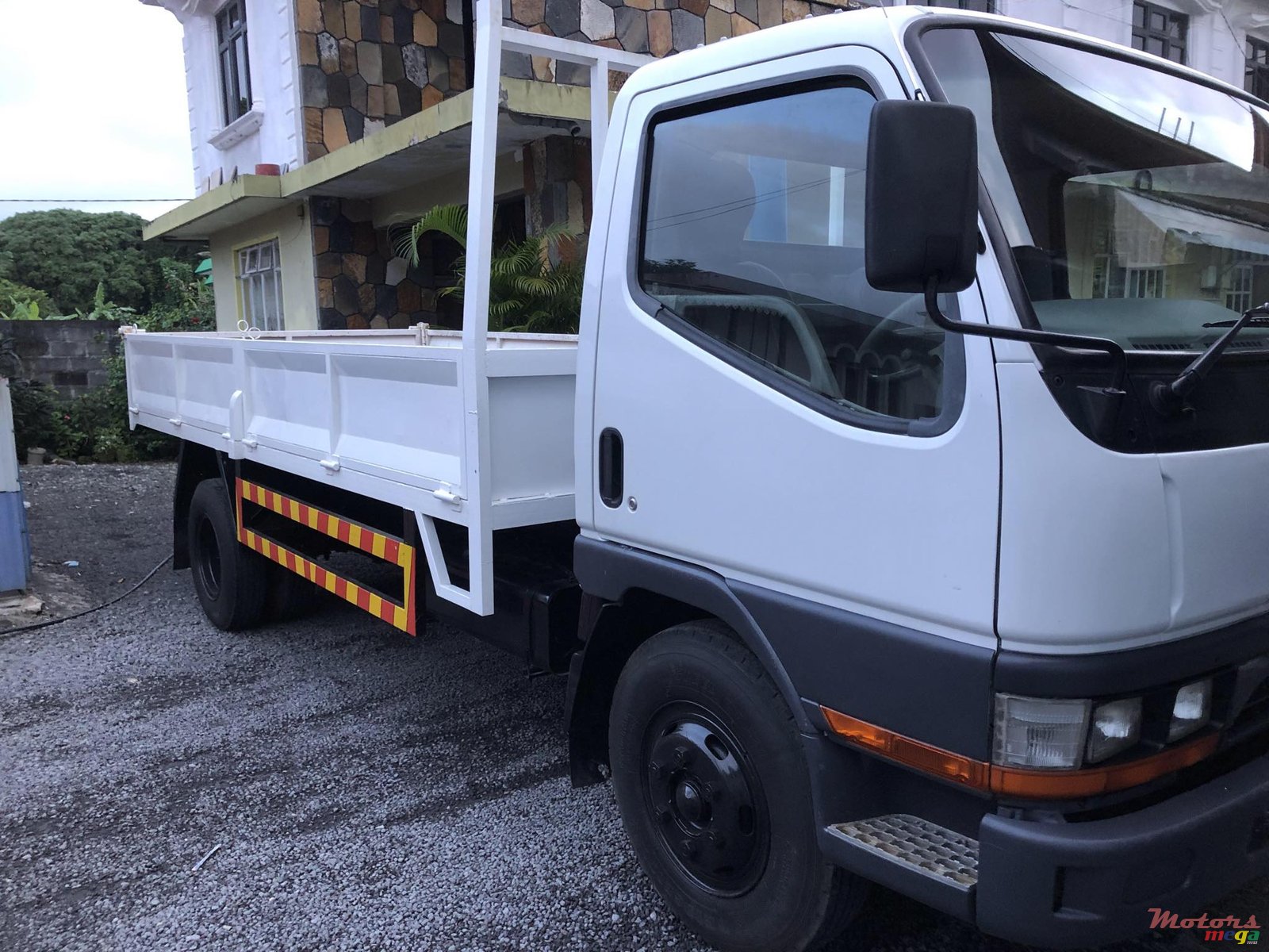 2009' Mitsubishi Canter photo #3