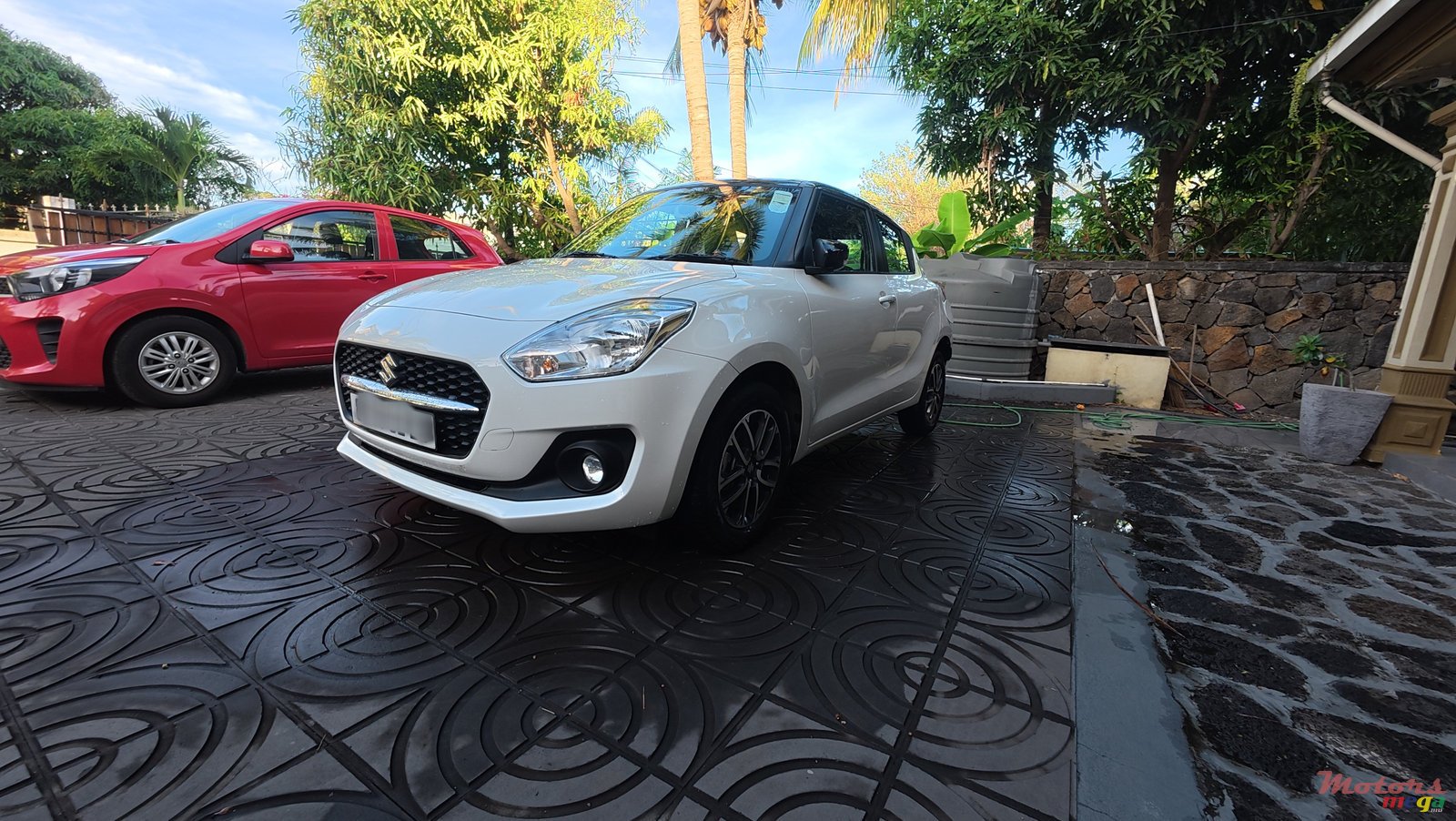 2023' Suzuki Swift GLX AMT (SLDA) photo #2
