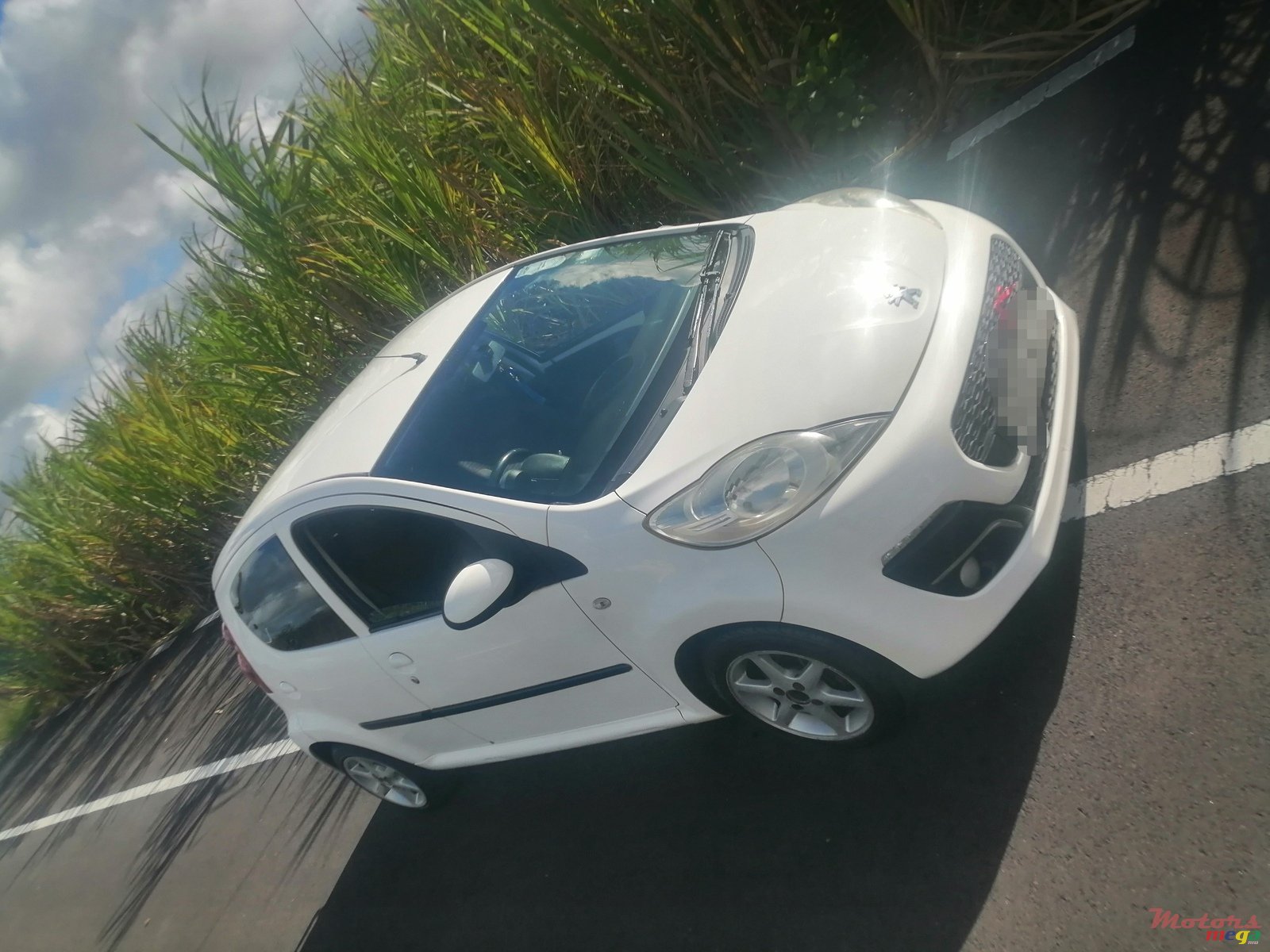 2012' Peugeot 107 photo #4