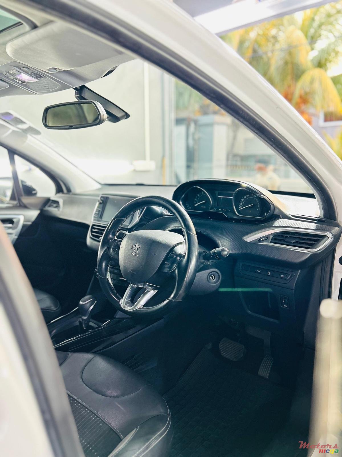 2018' Peugeot 2008 photo #5