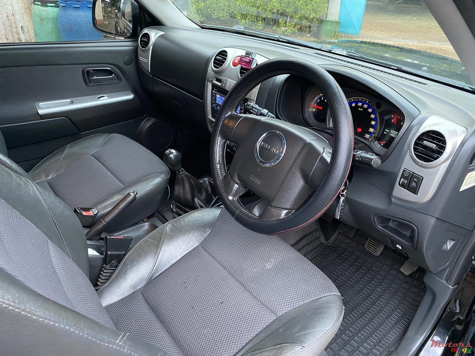 2009' Isuzu KB Series KB 300 photo #4