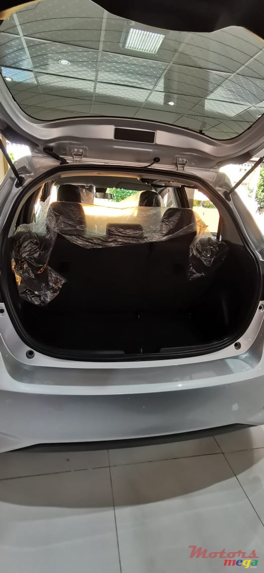 2018' Toyota Vitz photo #7