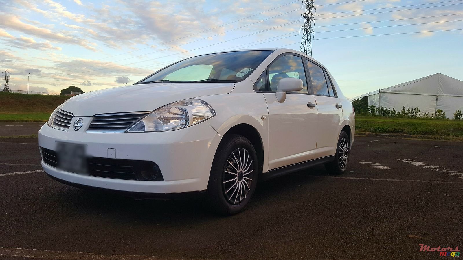 2007' Nissan Tiida photo #2