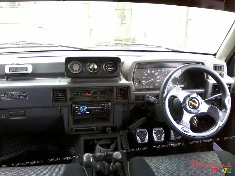 1996' Mitsubishi Strada 4X4 photo #3