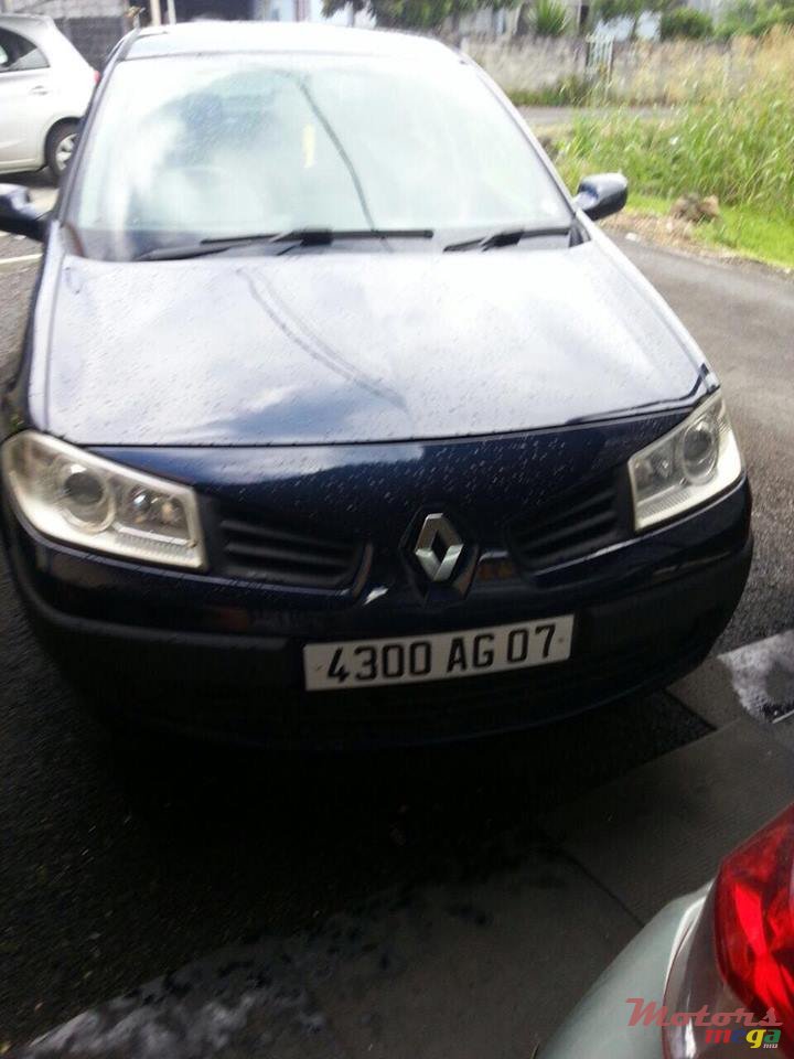 2007' Renault Megane photo #1