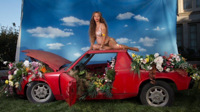 Beyoncé posed for her famous pregnancy pic on a Porsche 914