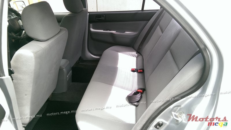 2006' Mitsubishi Lancer GLX photo #5