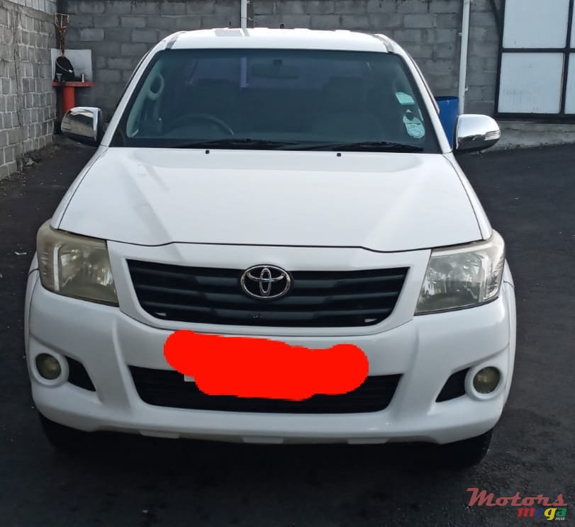 2013' Toyota Hilux photo #5
