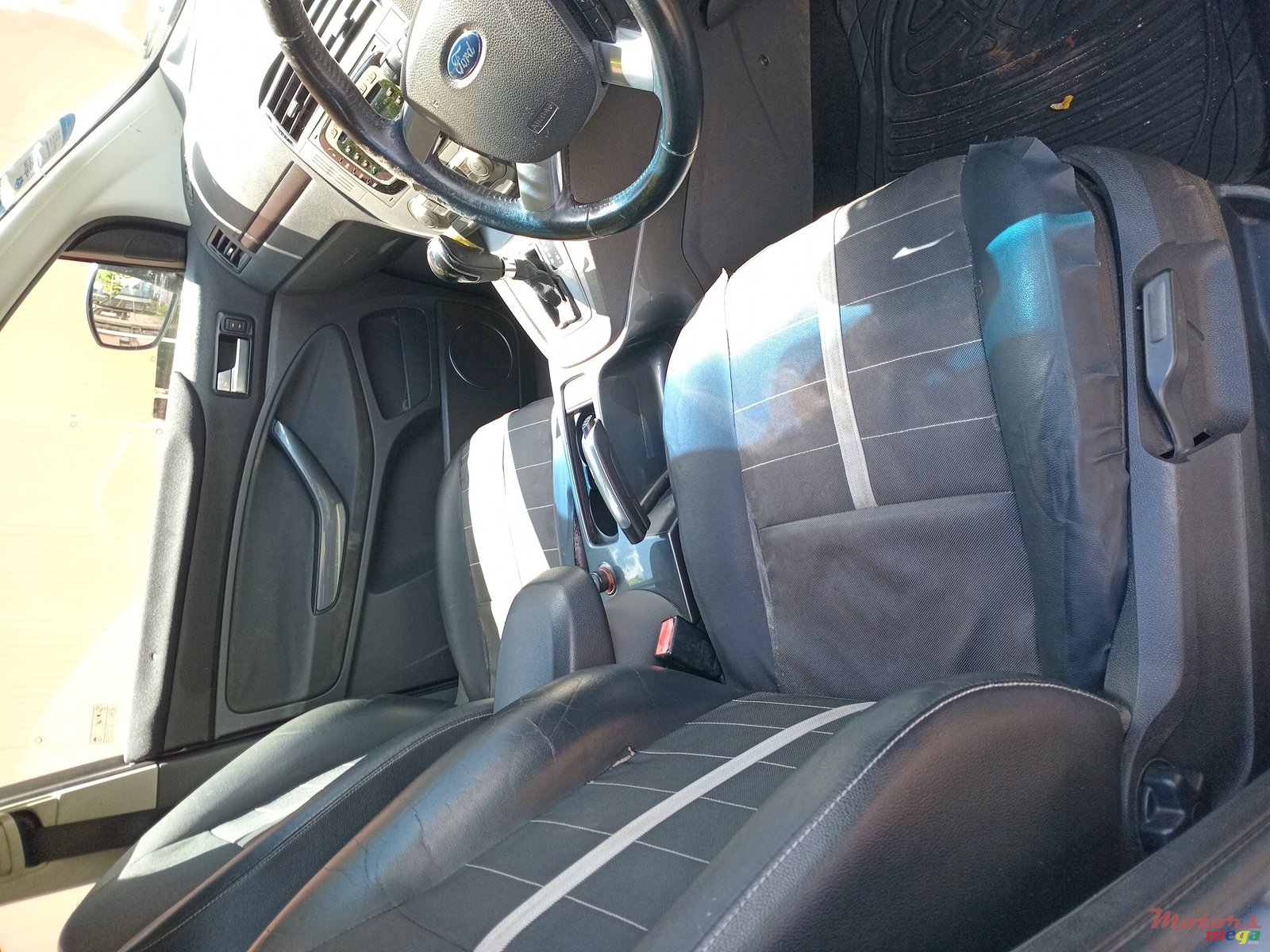 2011' Ford Kuga photo #5