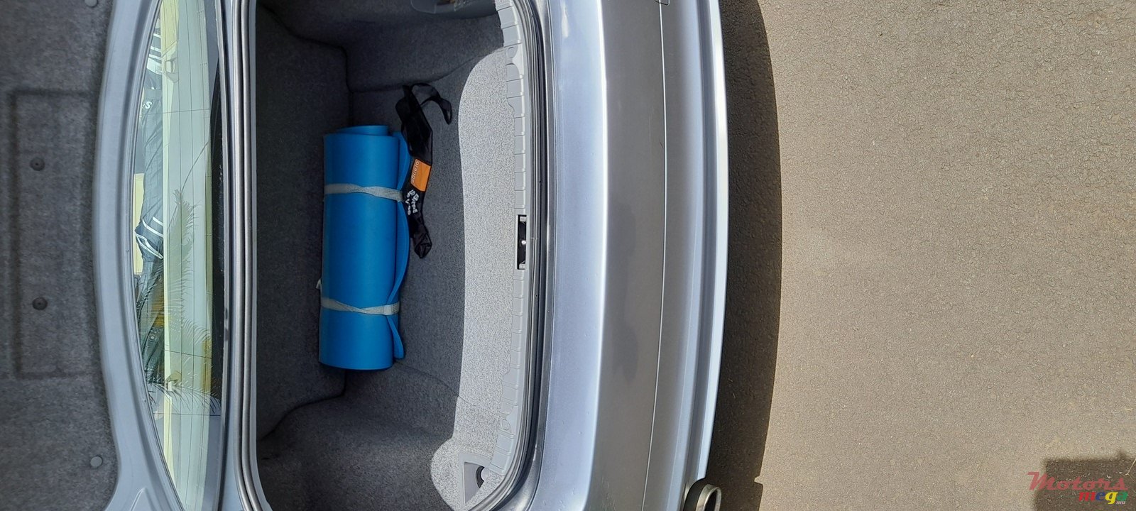 2010' BMW 3 Series 316i photo #5