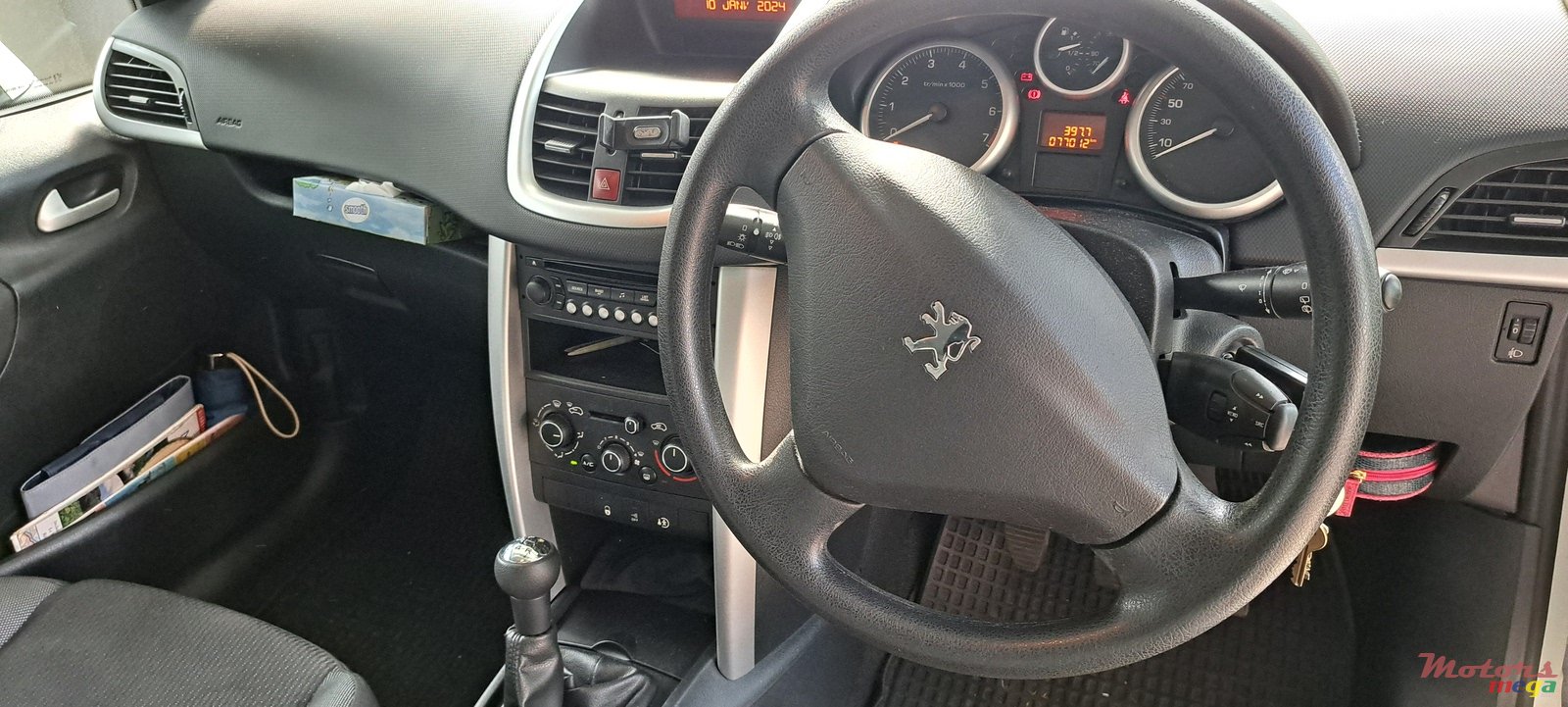 2012' Peugeot 207 Limited edition photo #2