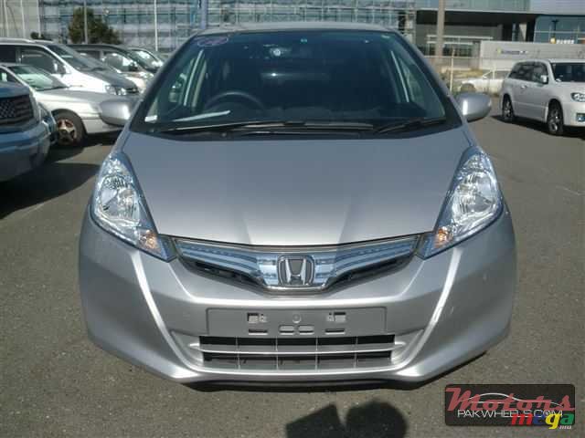 2011' Honda Fit Hybrid photo #1