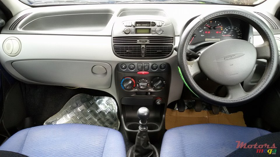 2002' Fiat Punto photo #4