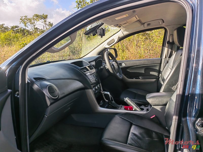 2019' Mazda BT-50 Full option photo #2