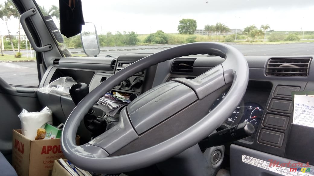 2012' Mitsubishi photo #4