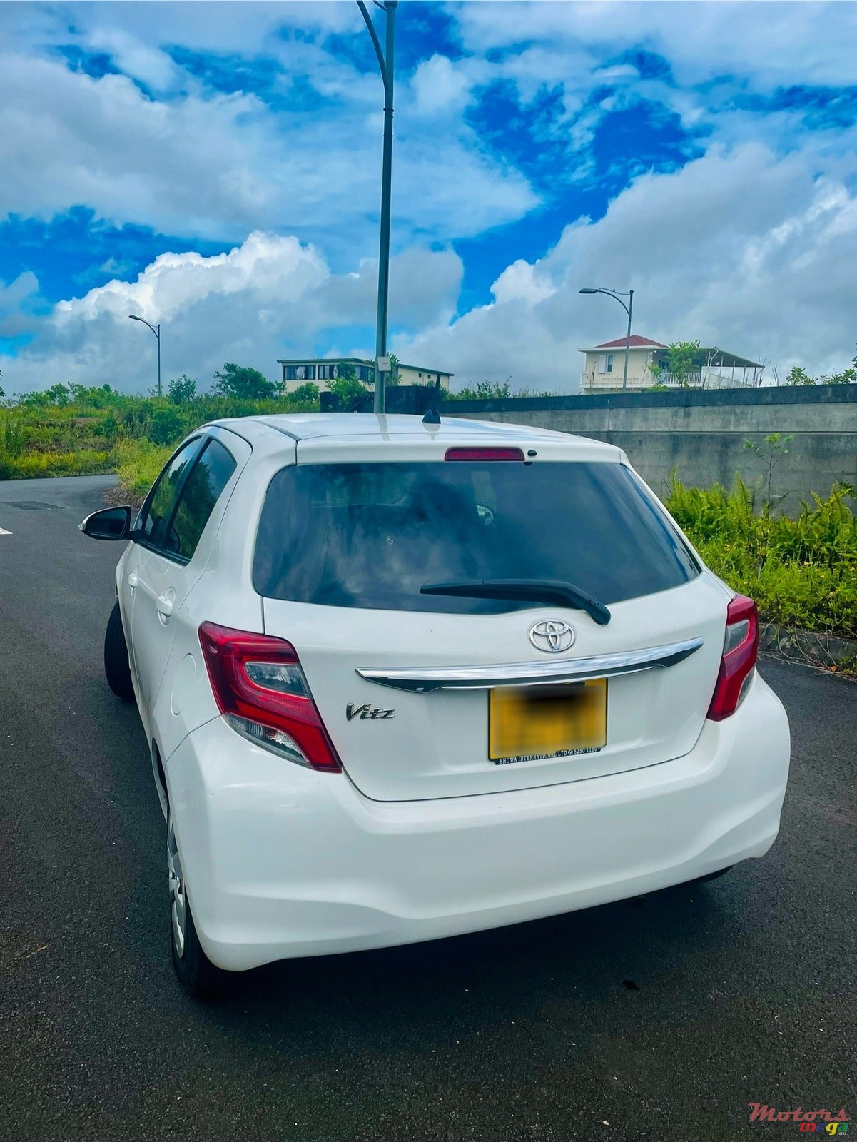 2016' Toyota Vitz photo #6