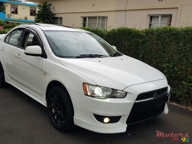 2010' Mitsubishi Lancer EX photo #1