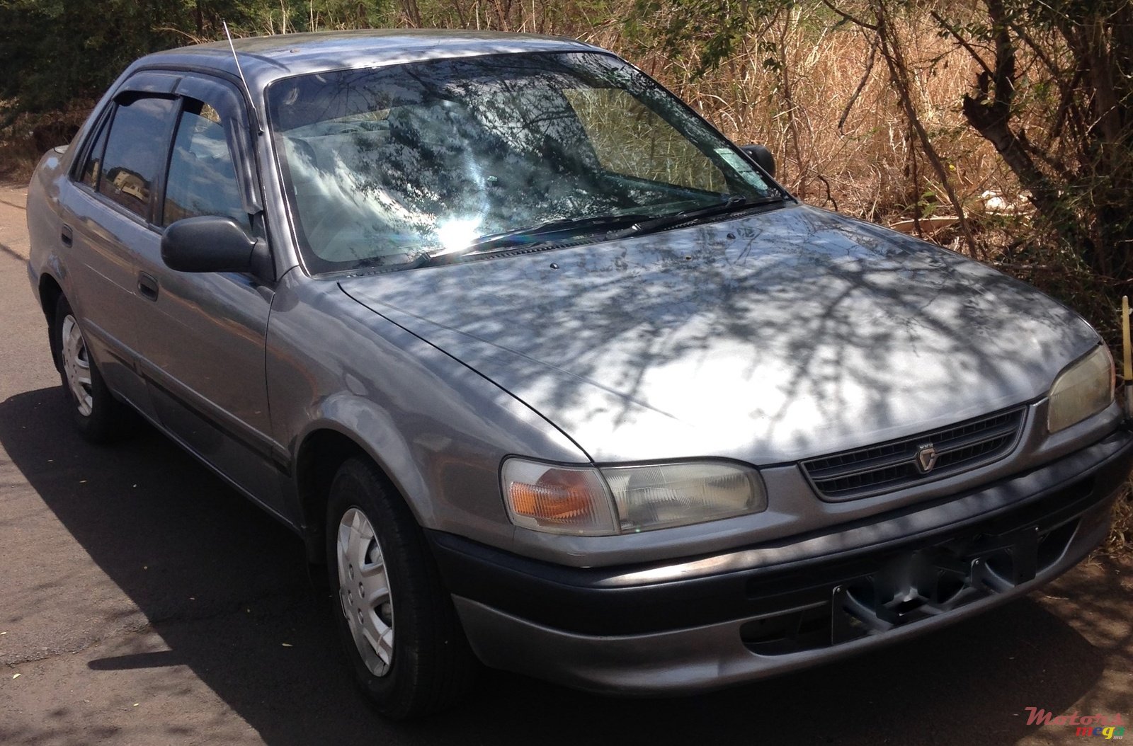 1996' Toyota Corolla saloon photo #1