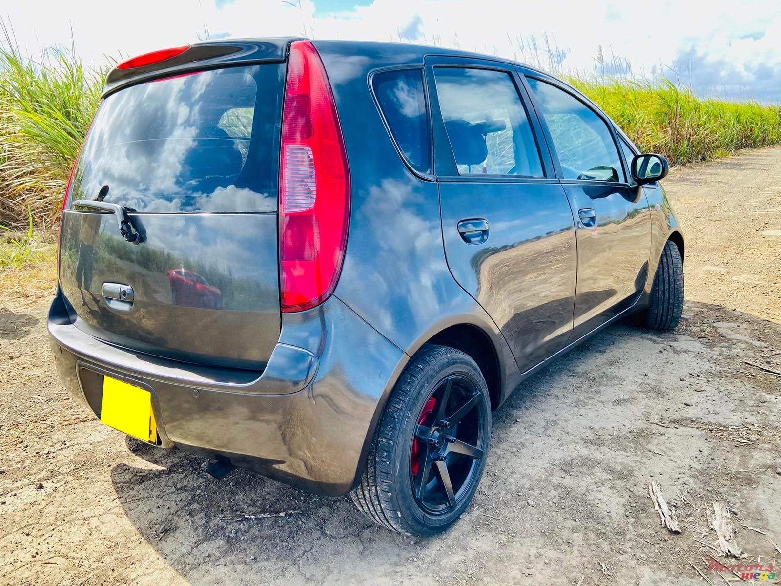 2004' Mitsubishi Colt photo #4