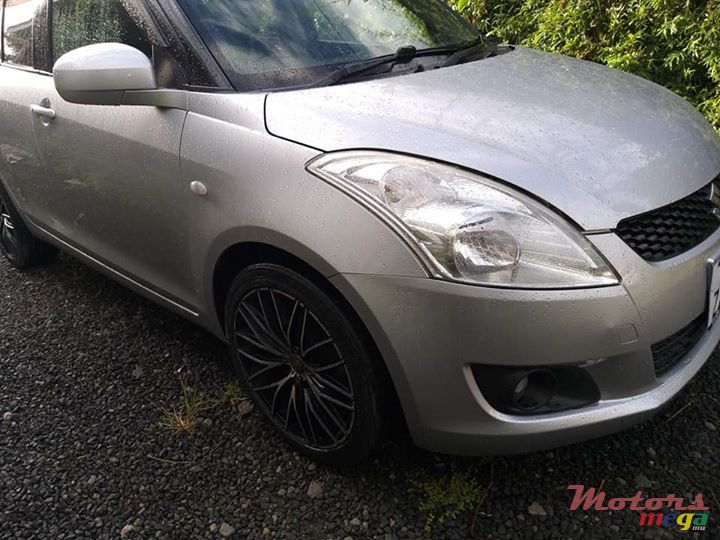 2010' Suzuki Swift AUTOMATIC JAPAN photo #3