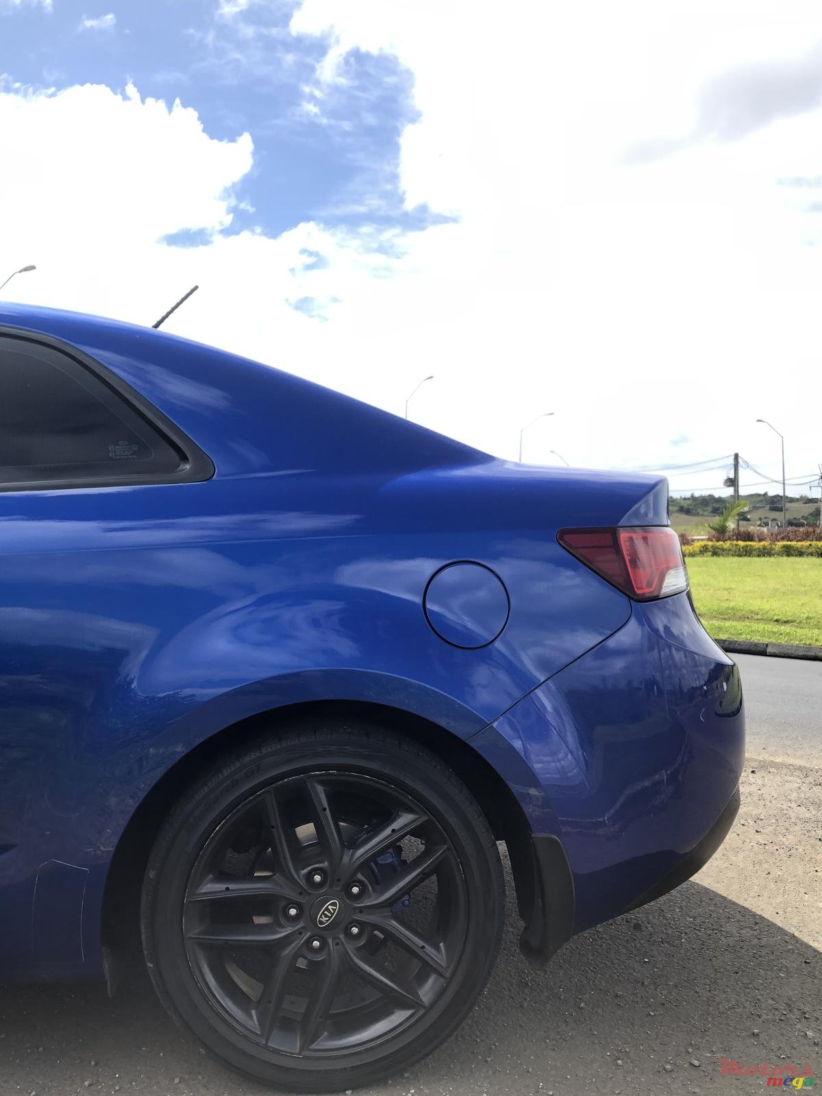 2010' Kia Koup photo #5