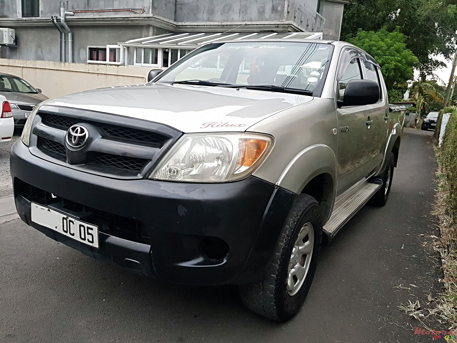 2005' Toyota Hilux 4*4 3.0 photo #2