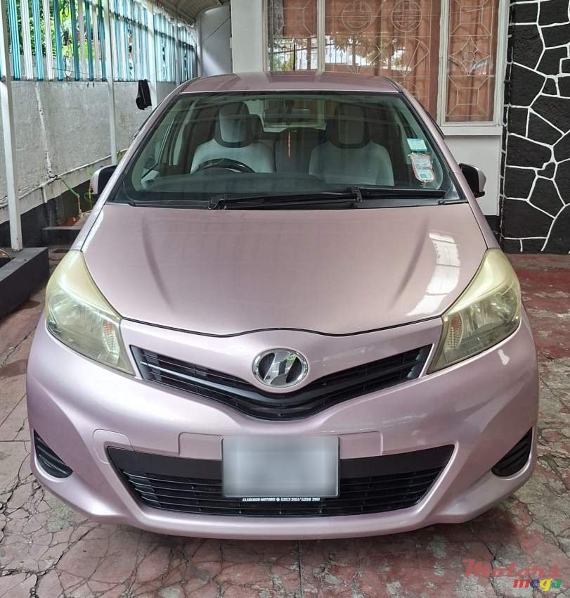 2011' Toyota Vitz photo #2