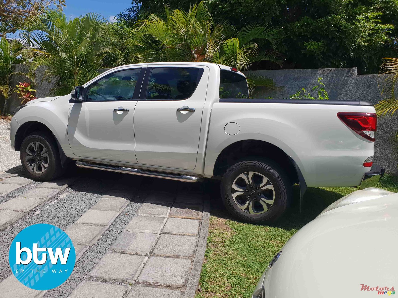 2016' Mazda BT-50 photo #3