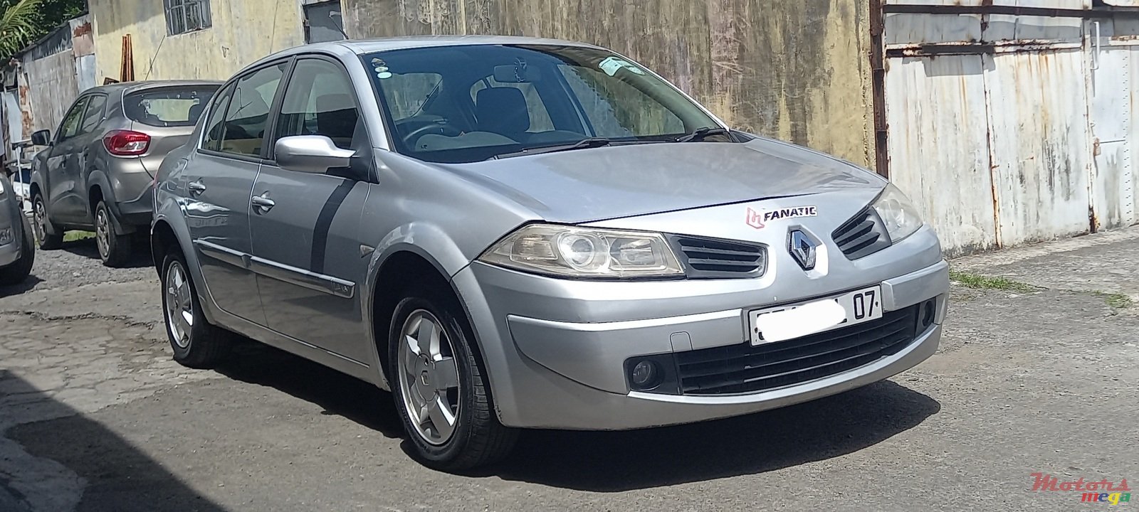 2007' Renault Megane photo #1