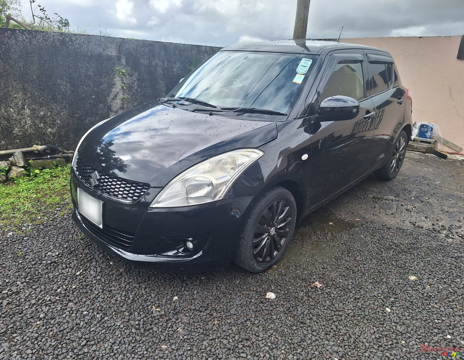 2012' Suzuki Swift photo #2