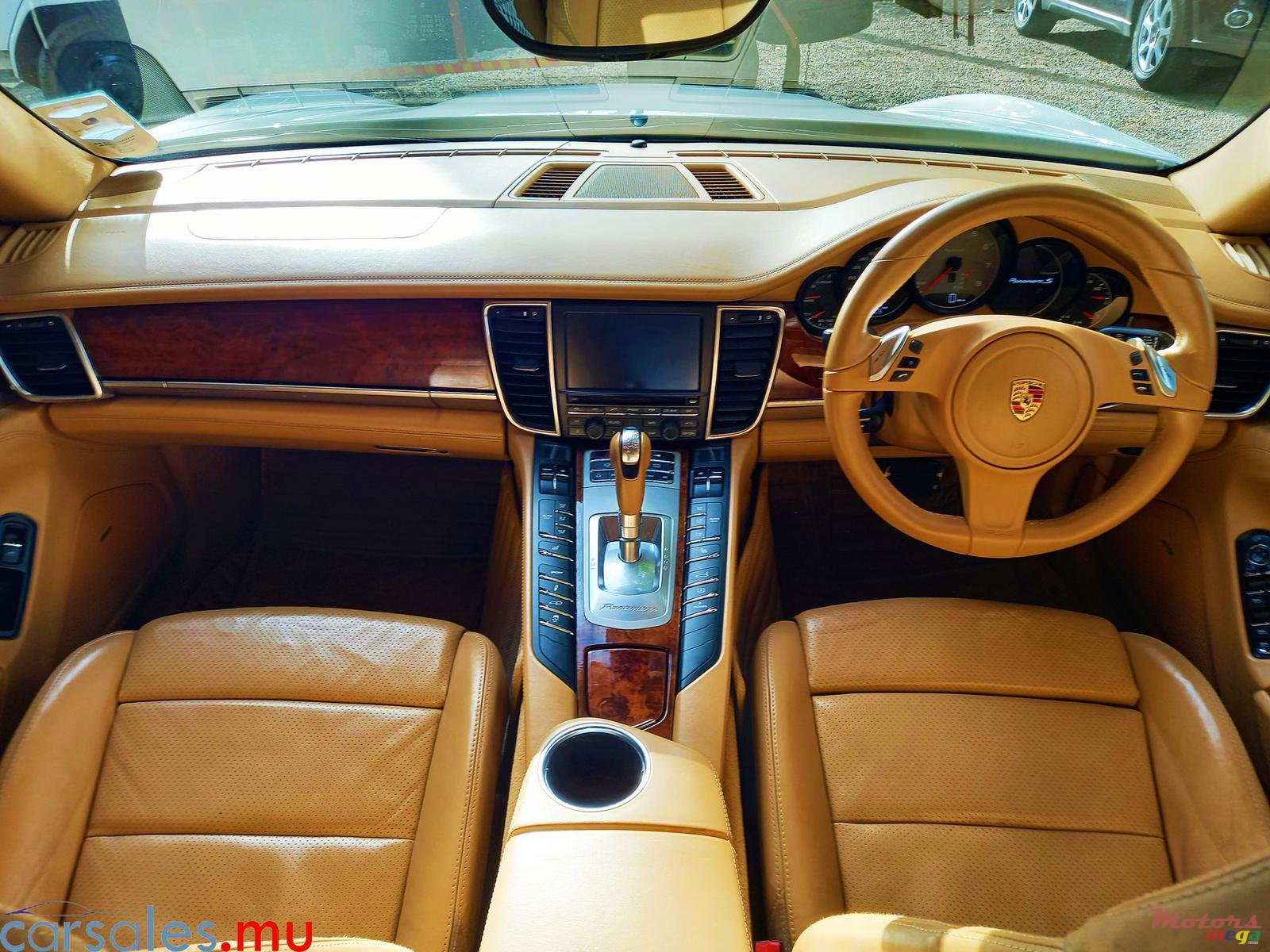 2012' Porsche Panamera S Hybrid 3.0 photo #6