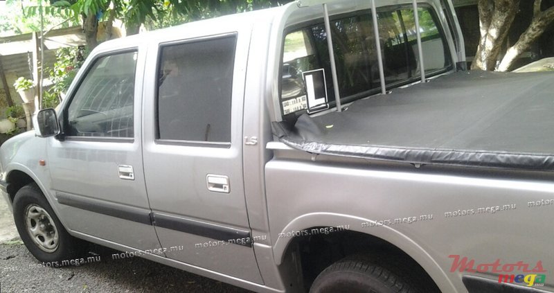 2000' Isuzu lsuzu LS photo #3