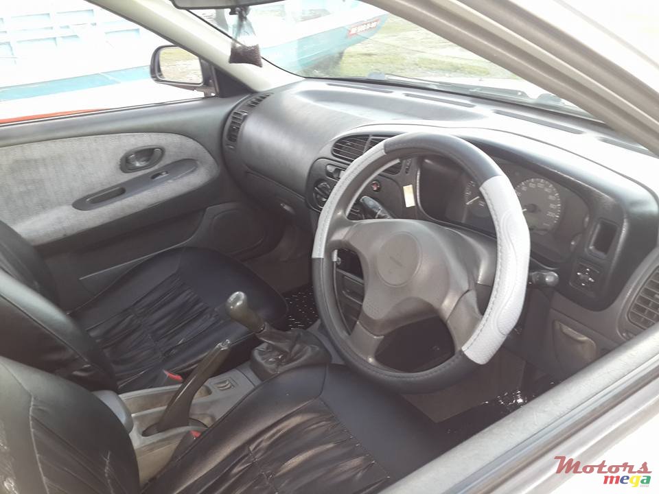 1997' Mitsubishi Lancer GLX photo #2