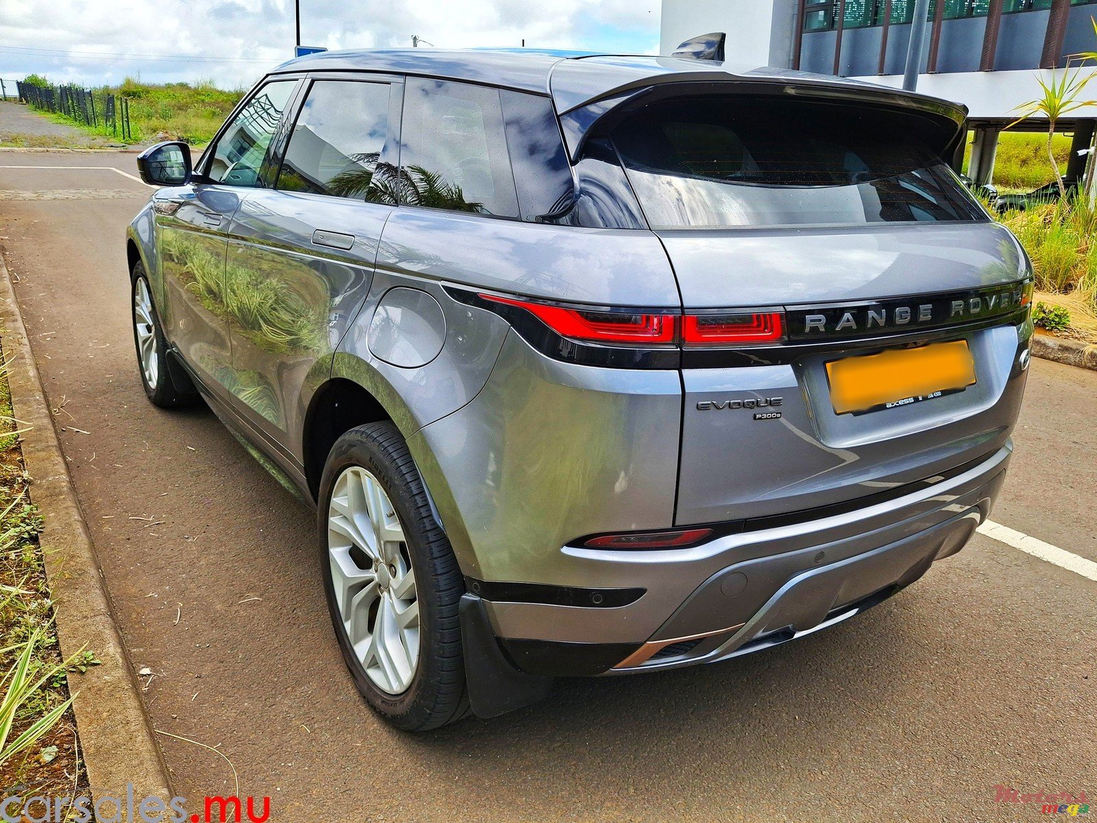 2021' Land Rover Range Rover Evoque P300e R-Dynamic photo #3