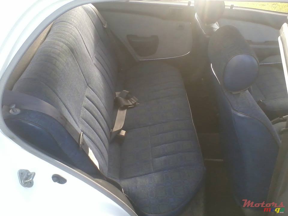 1998' Toyota Starlet photo #6