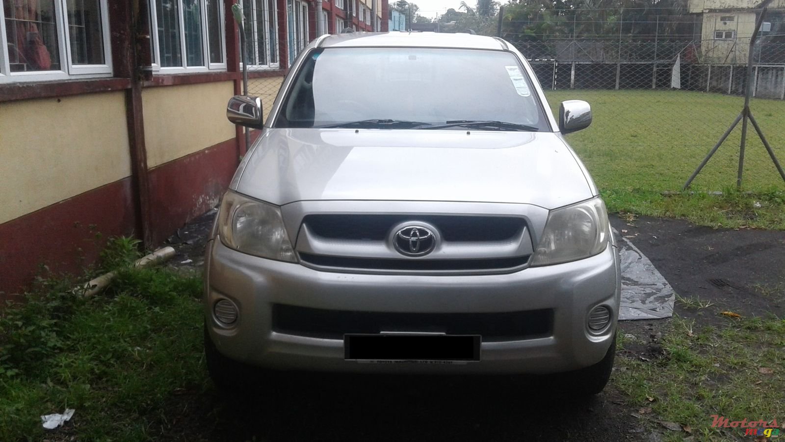 2010' Toyota Hilux photo #2