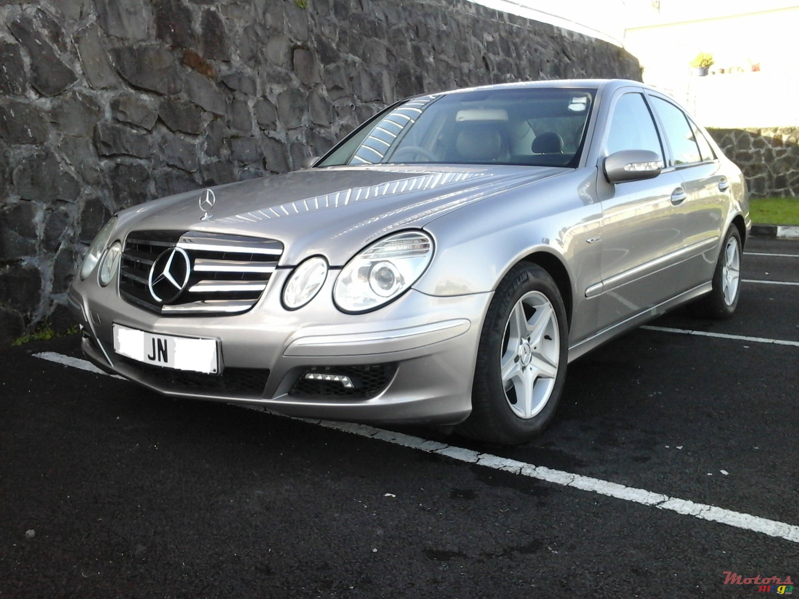 2007' Mercedes-Benz 320E photo #1