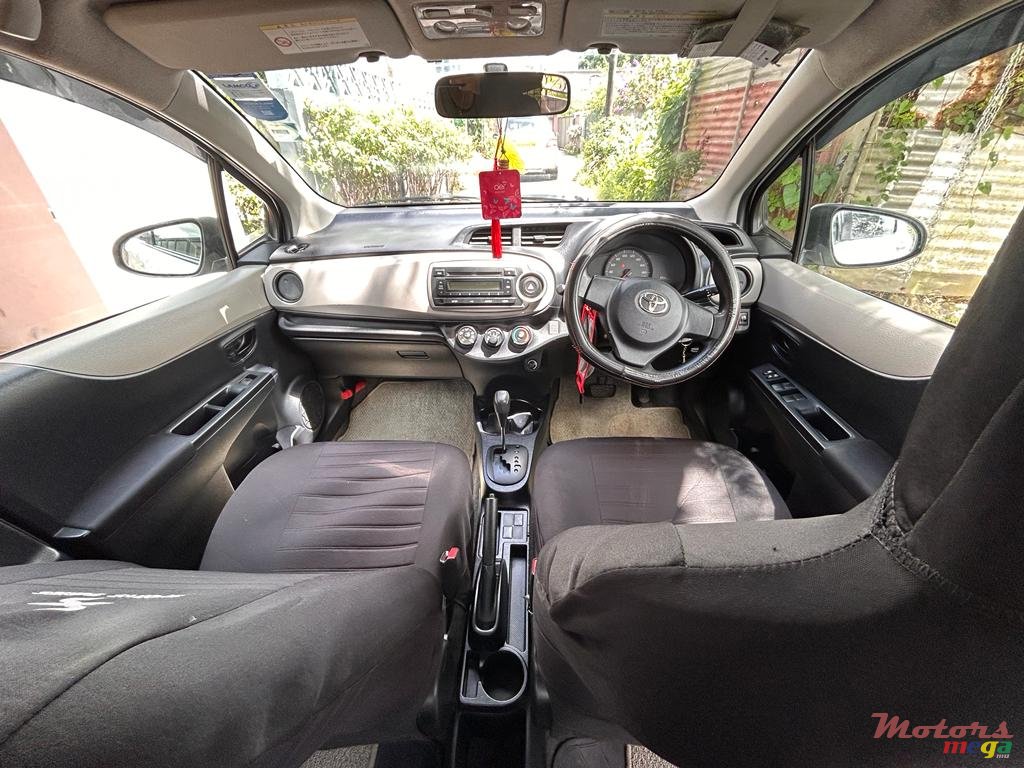 2011' Toyota Vitz photo #2