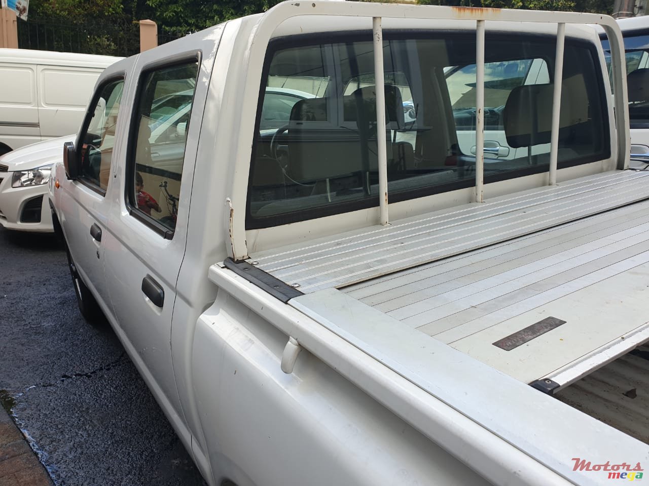 2012' Nissan Navara photo #3