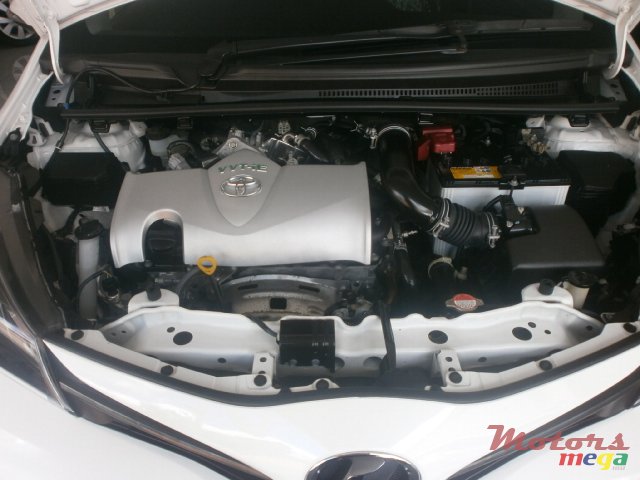 2016' Toyota Vitz photo #4