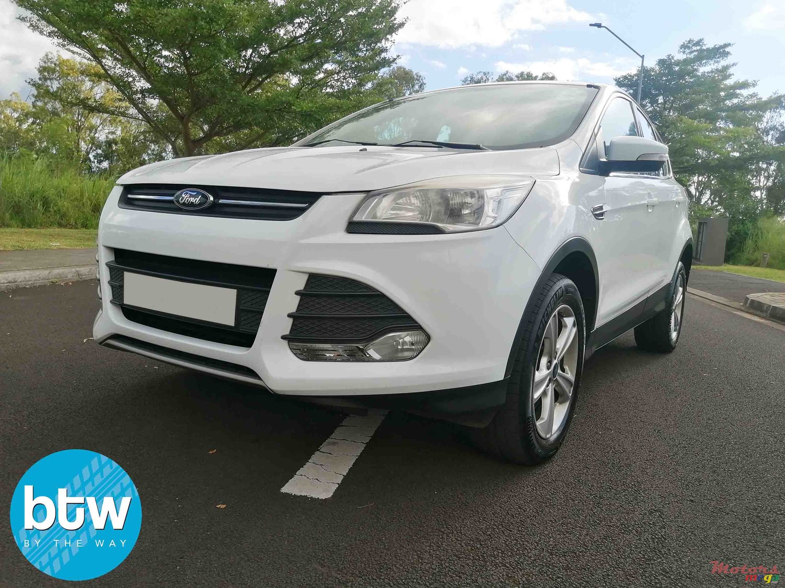 2014' Ford Kuga photo #2