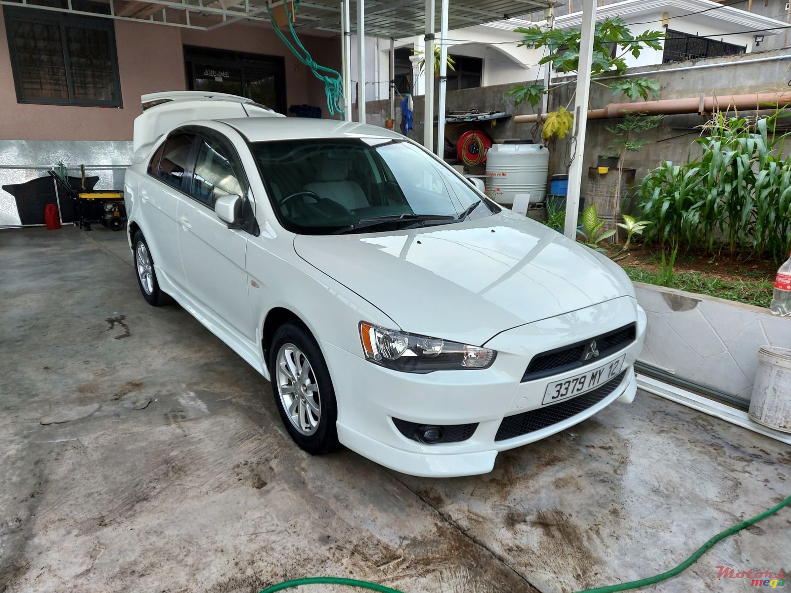 2012' Mitsubishi Lancer photo #2