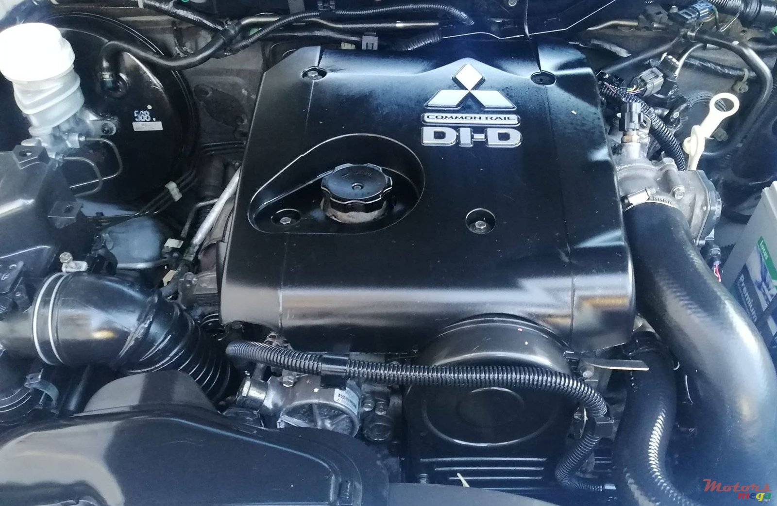 2010' Mitsubishi photo #2