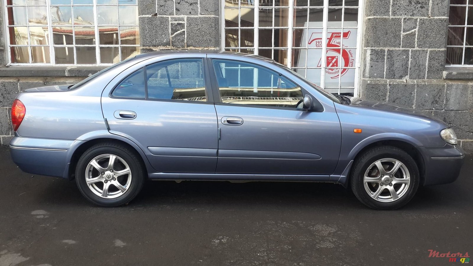 2005' Nissan Sunny photo #1